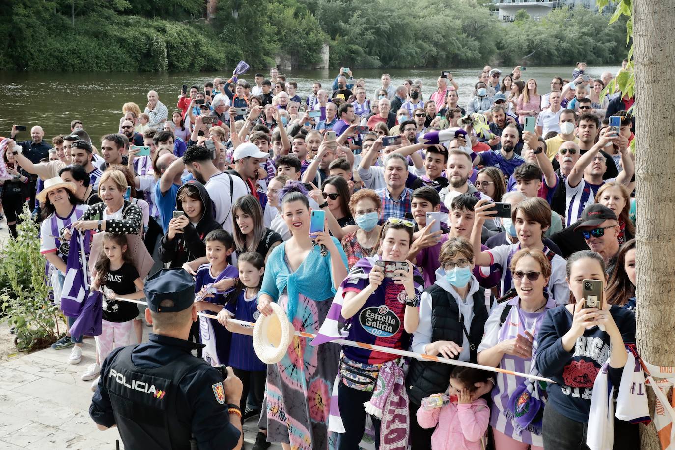 Valladolid disfruta con el ascenso del Real Valladolid. 