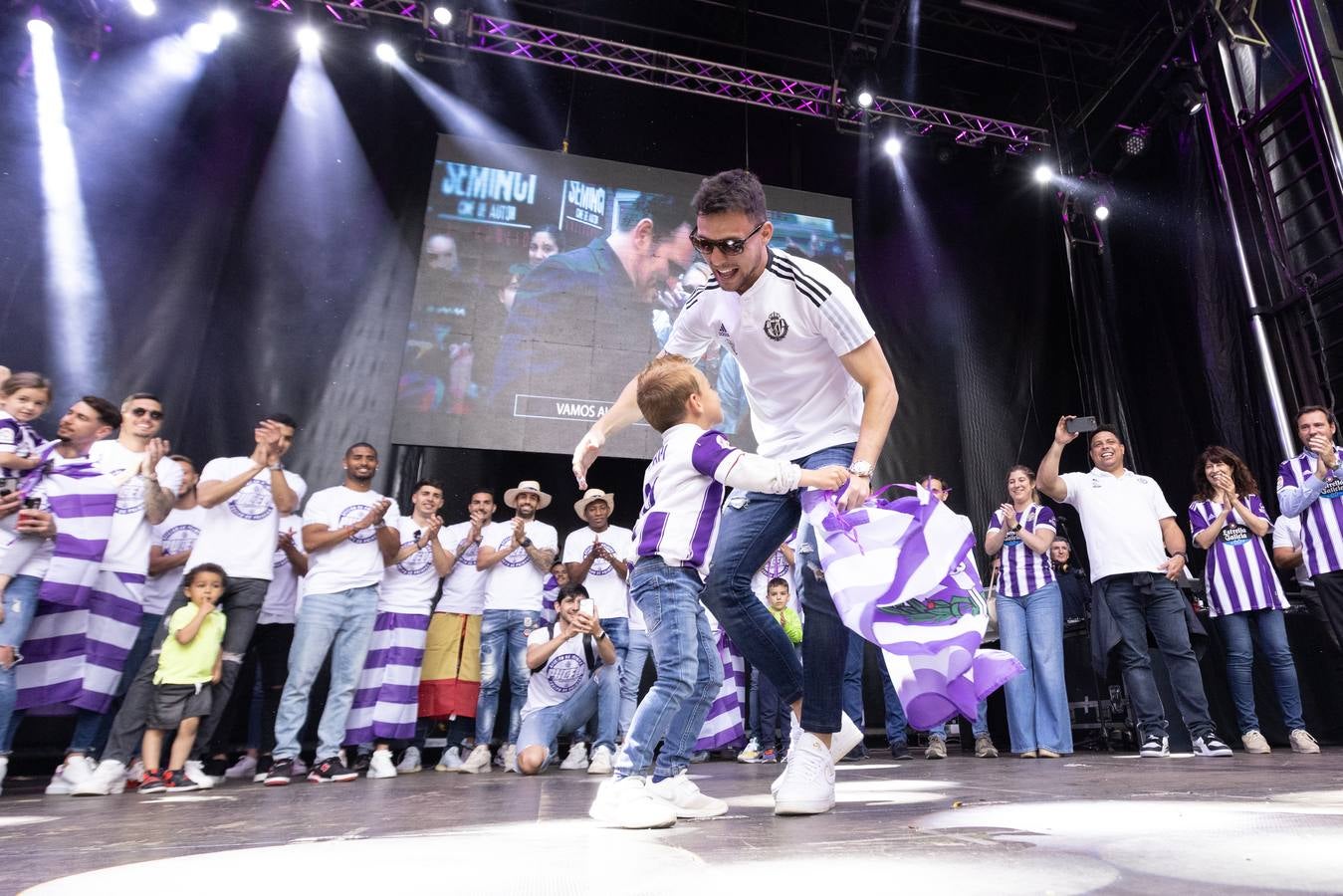 Fotos: El Real Valladolid celebra con su afición el ascenso a Primera Divisón