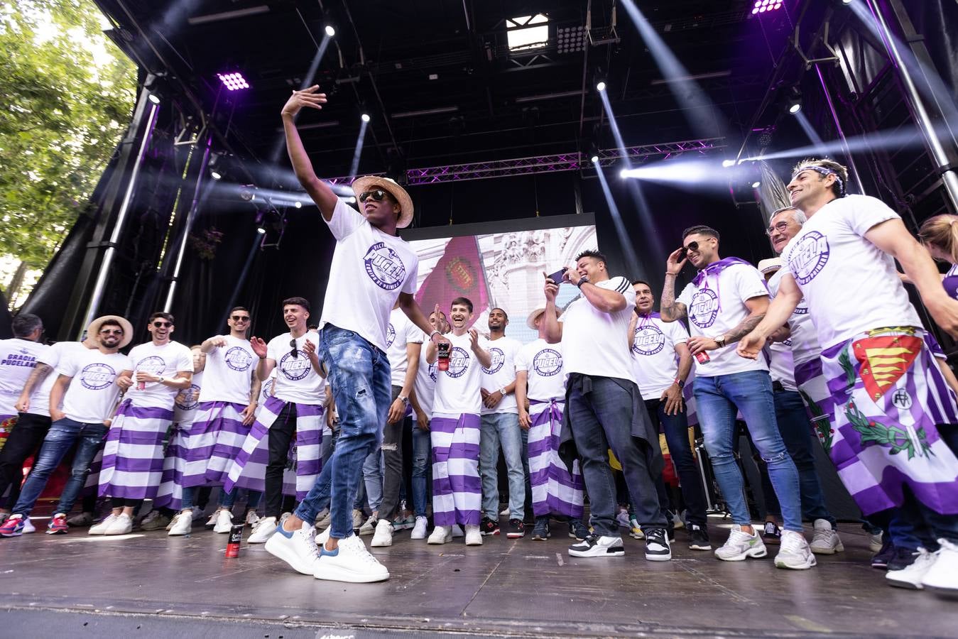 Fotos: El Real Valladolid celebra con su afición el ascenso a Primera Divisón