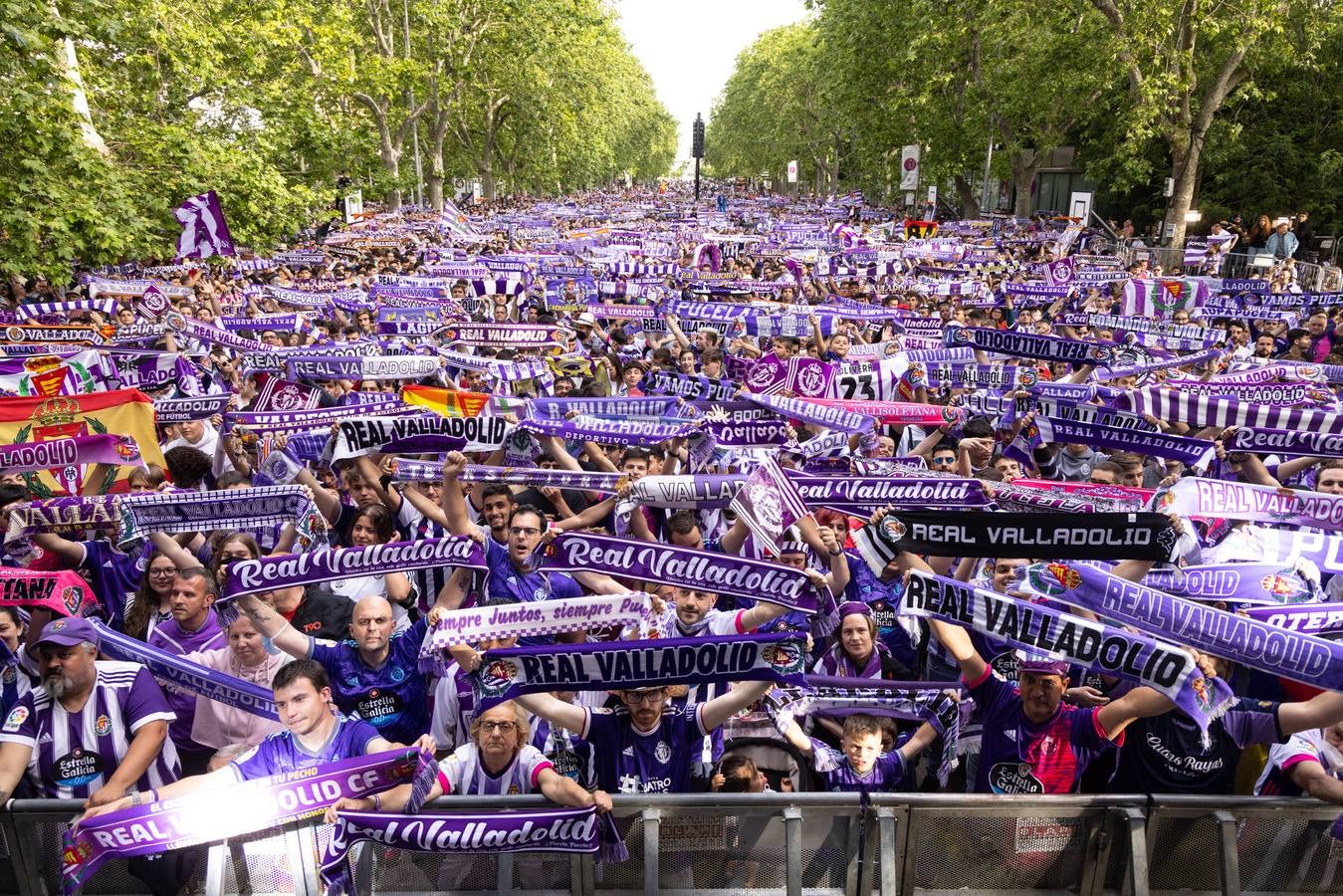 Fotos: El Real Valladolid celebra con su afición el ascenso a Primera Divisón