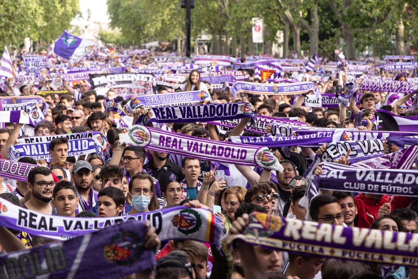 Fotos: El Real Valladolid celebra con su afición el ascenso a Primera Divisón