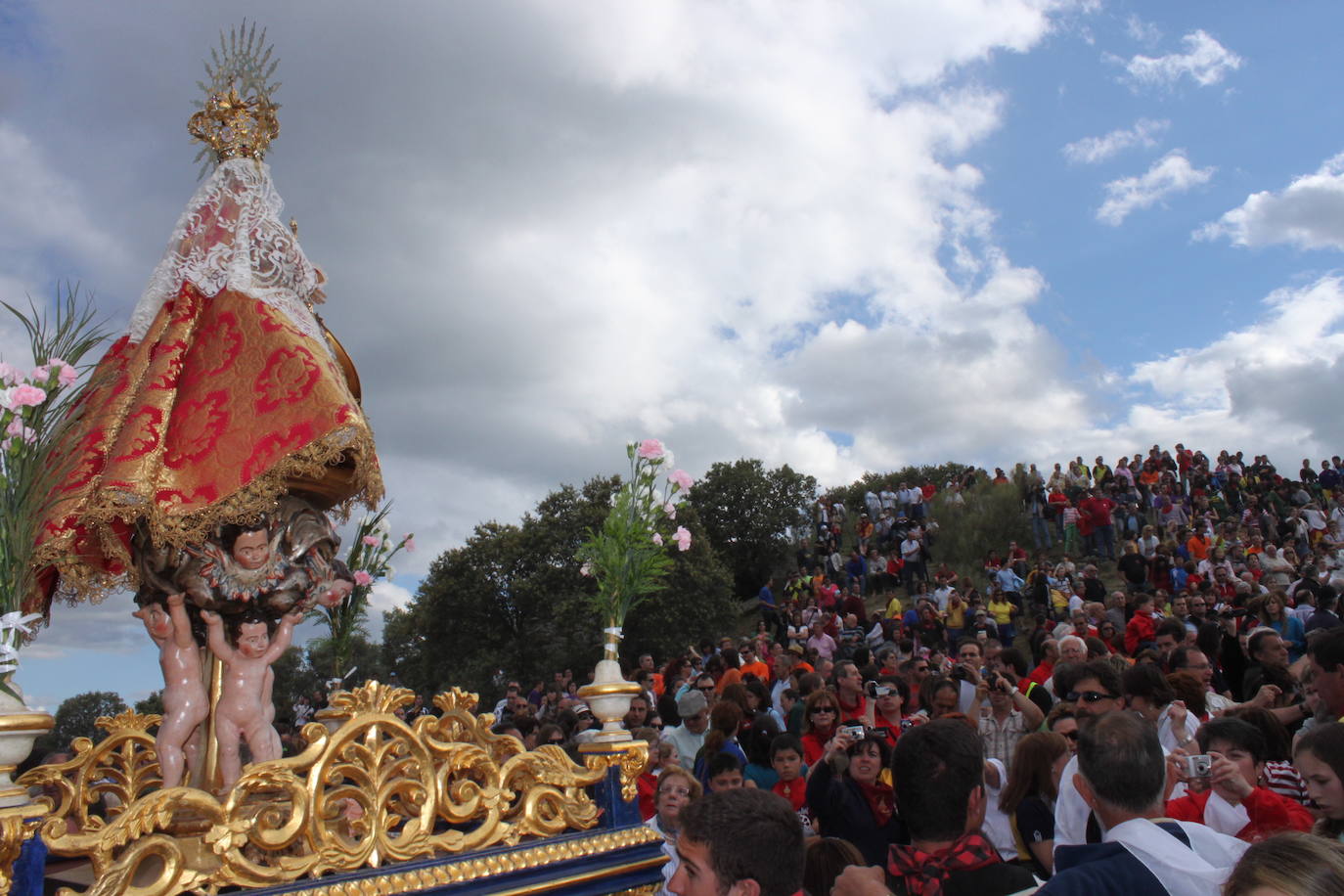 Bajada de la imagen dela virgen.