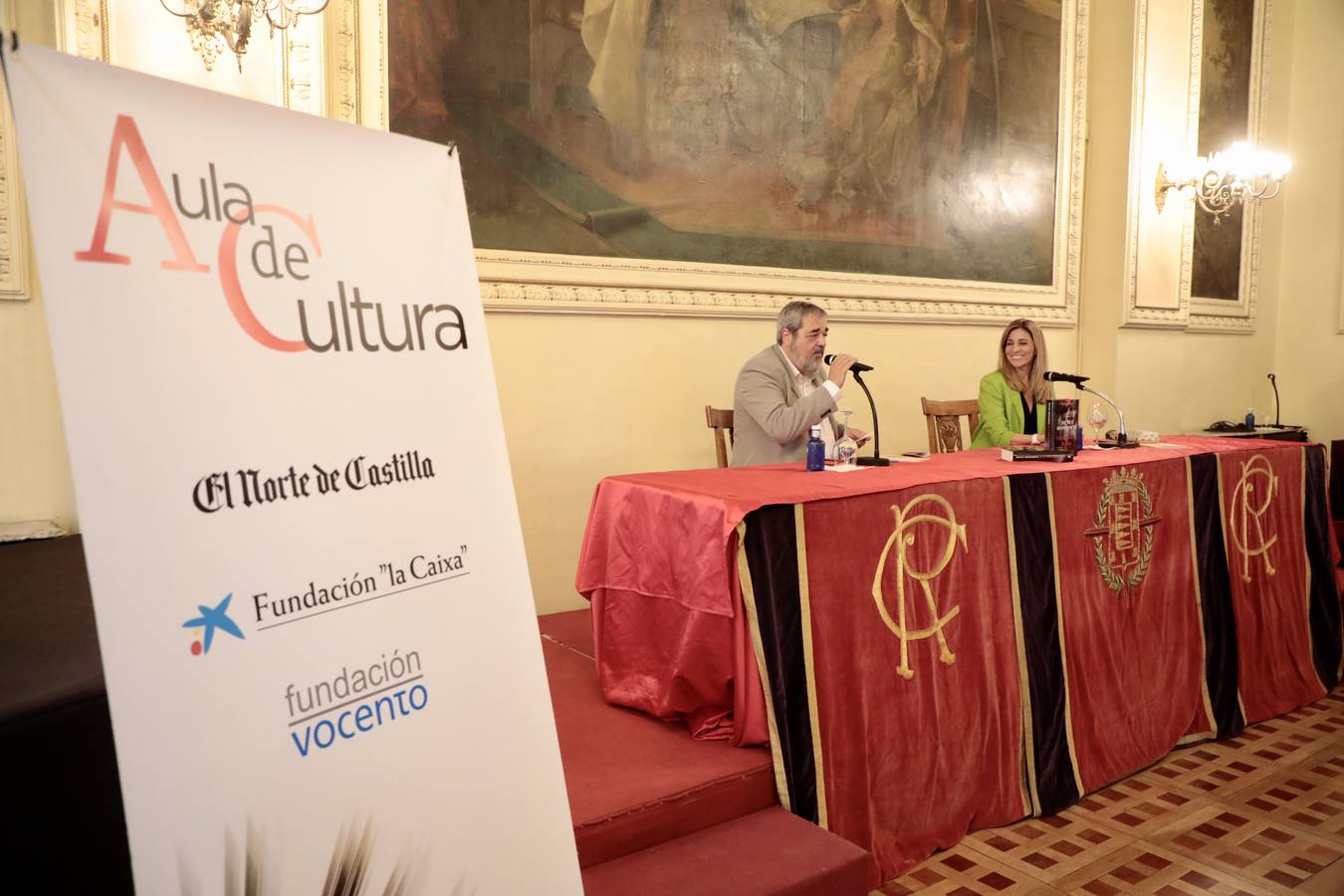 Fotos: Reyes Monforte presenta &#039;La violinista roja&#039; en el Aula de Cultura de El Norte de Castilla