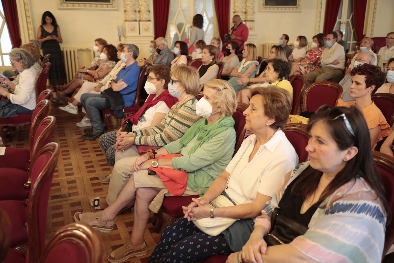 Fotos: Reyes Monforte presenta &#039;La violinista roja&#039; en el Aula de Cultura de El Norte de Castilla