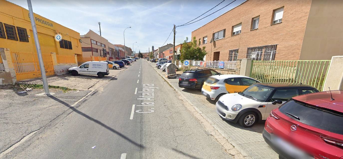 Calle Atalaya del polígono del Cerro.