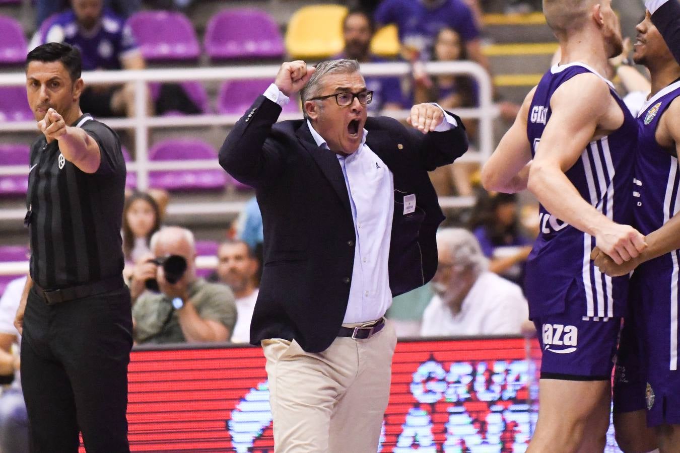 Fotos: Victoria del Real Valladolid Baloncesto ante el Estudiantes (67-54)