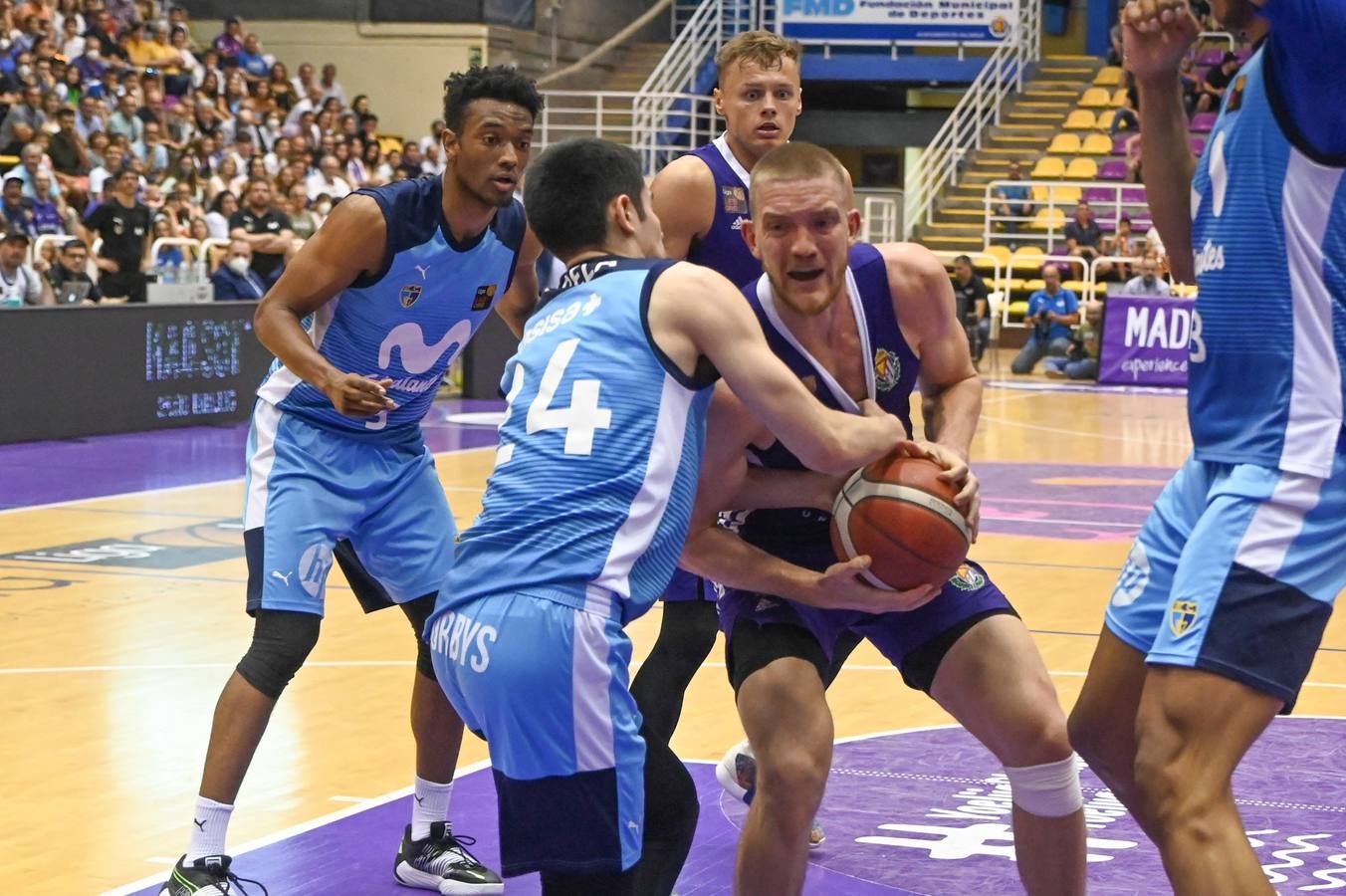 Fotos: Victoria del Real Valladolid Baloncesto ante el Estudiantes (67-54)