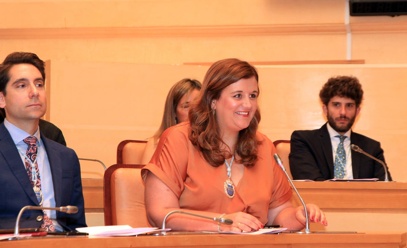 Pleno celebrado en el Ayuntamiento de Segovia para elegir como nueva alcaldesa a Clara Martín.