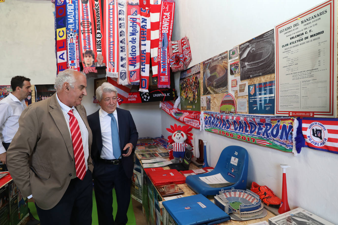 Fotos: Enrique Cerezo se encuentra con los aficionados del Atlético en Belmonte