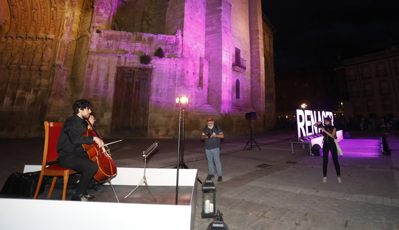 Fotos: &#039;La noche de las velas&#039; festeja los 700 años de la Catedral de Palencia