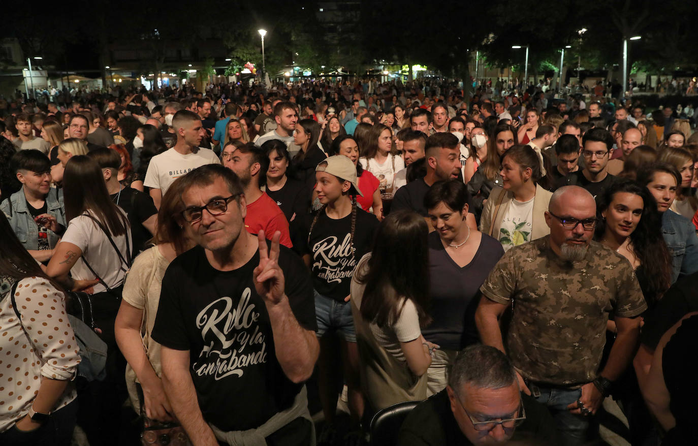 Fotos: Rulo se entrega en la Feria Chica de Palencia