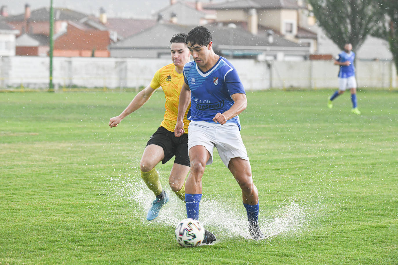 Fotos: Mojados 1-3 Unami