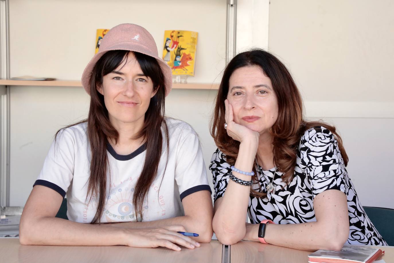 Raquel Haro y Ana Merino.