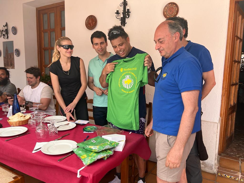 Fotos: Ronaldo inicia el Camino de Santiago como promesa por el ascenso del Real Valladolid