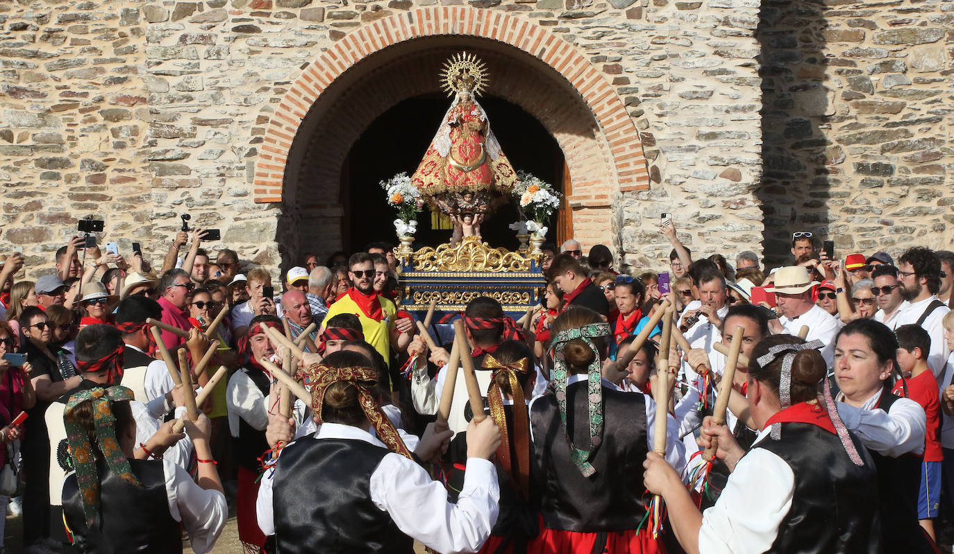 Procesión de la Virgen del Castillo en Bernardos 