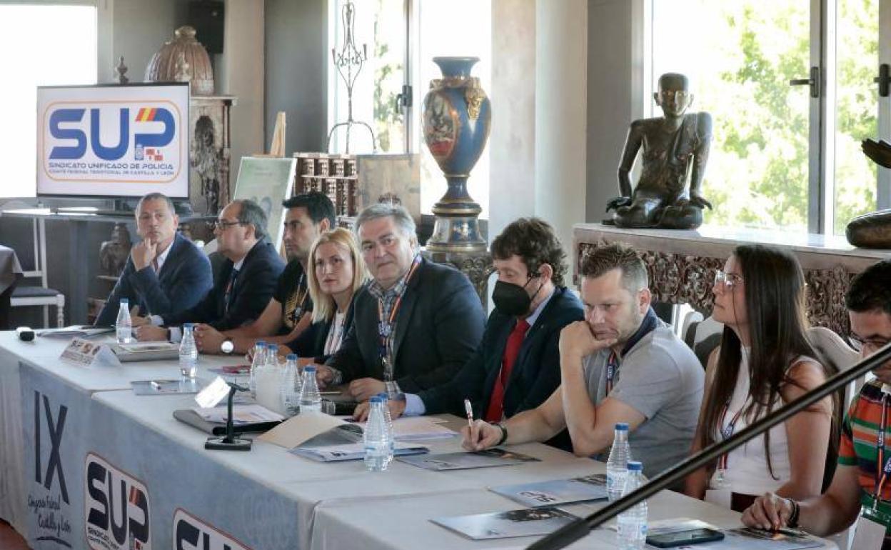 Participantes en el IX Congreso de la Federación Territorial de Castilla y León del Sindicato Unificado de la Policía. 