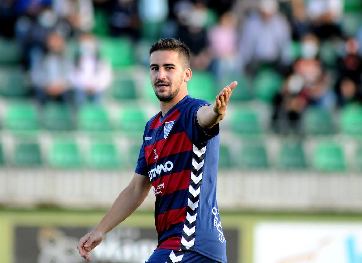 Fran Adeva, durante un partido en La Albuera.