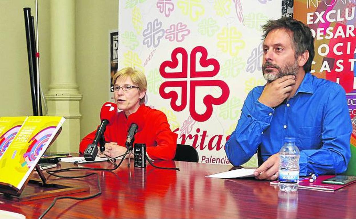 Gloria Alonso y Thomas Ubrich presentan los datos sociales.