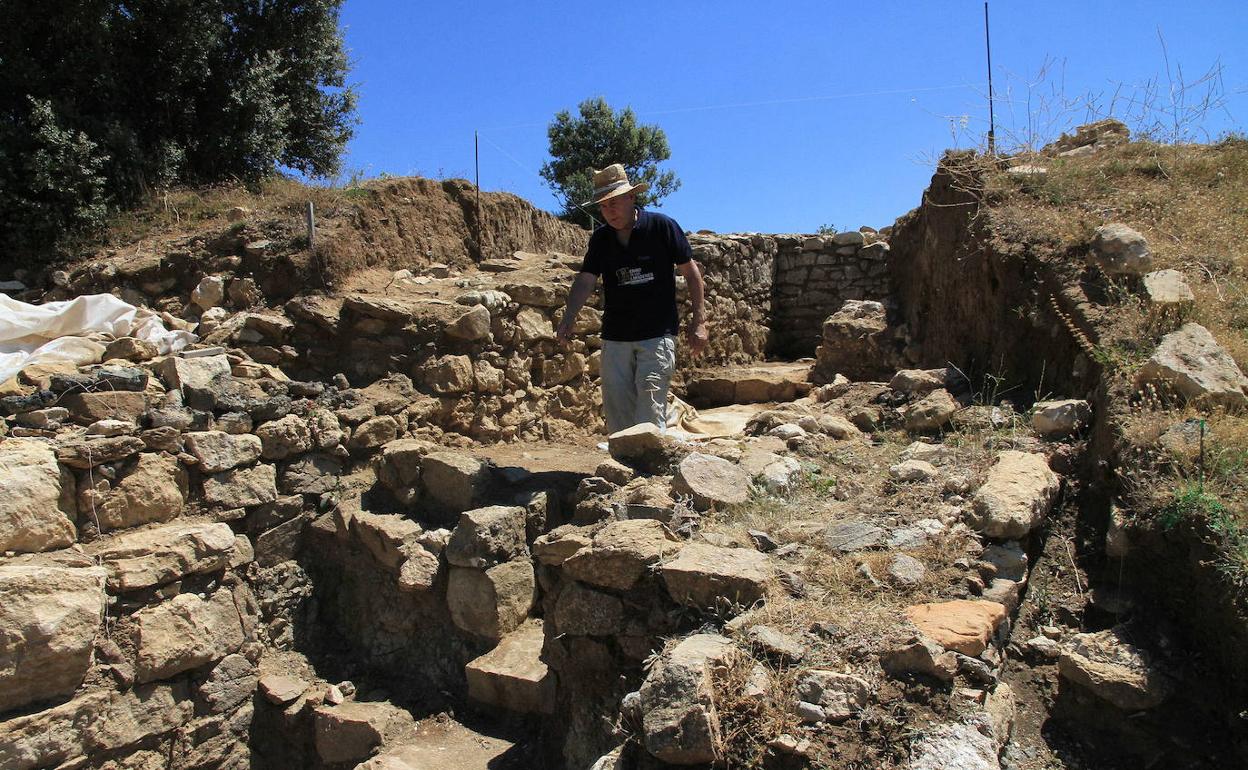 Excavación arqueológica en el Cerro de los Almadenes. 