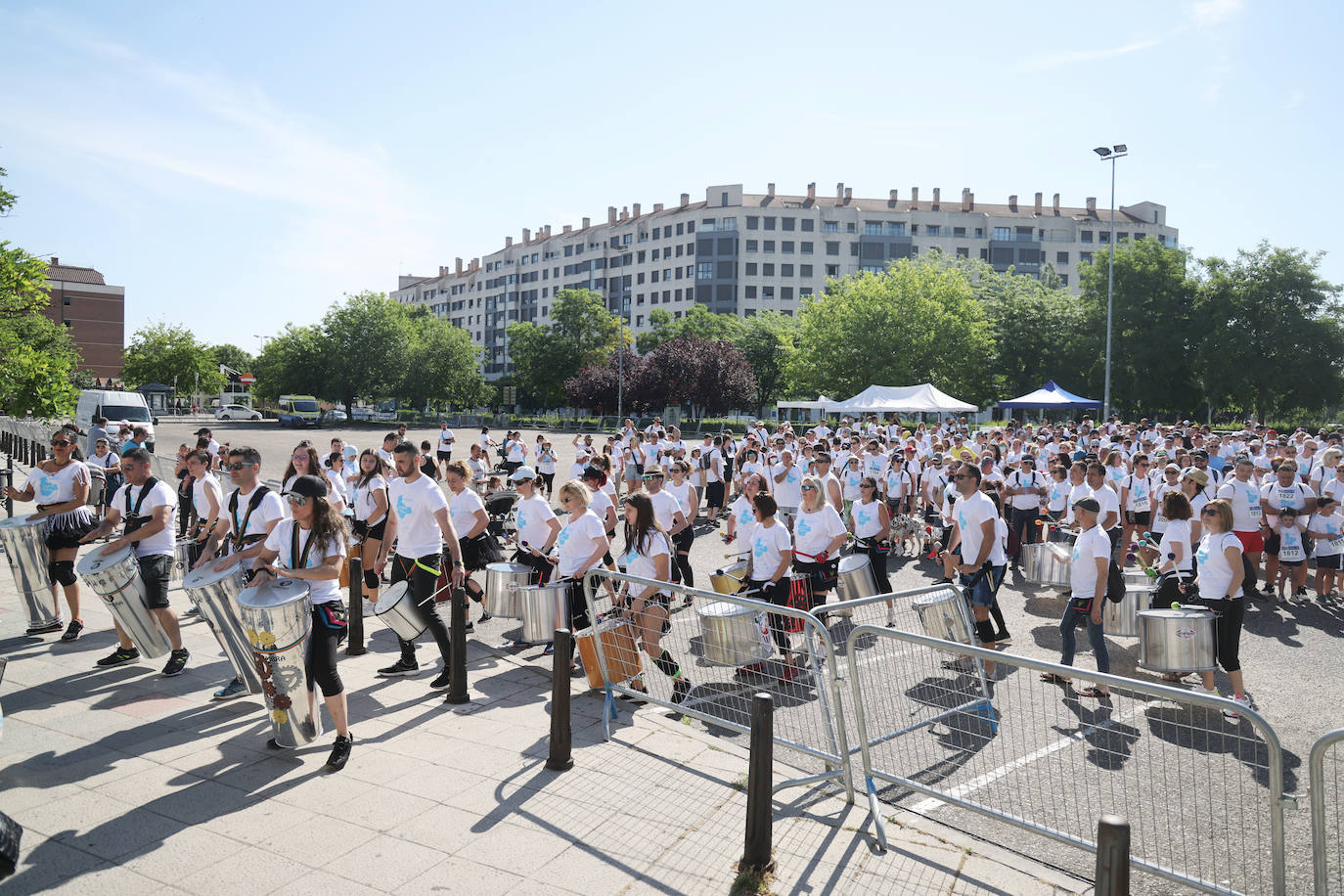 Fotos: La Marcha de la Diabetes tiñe de azul las calles de Valladolid