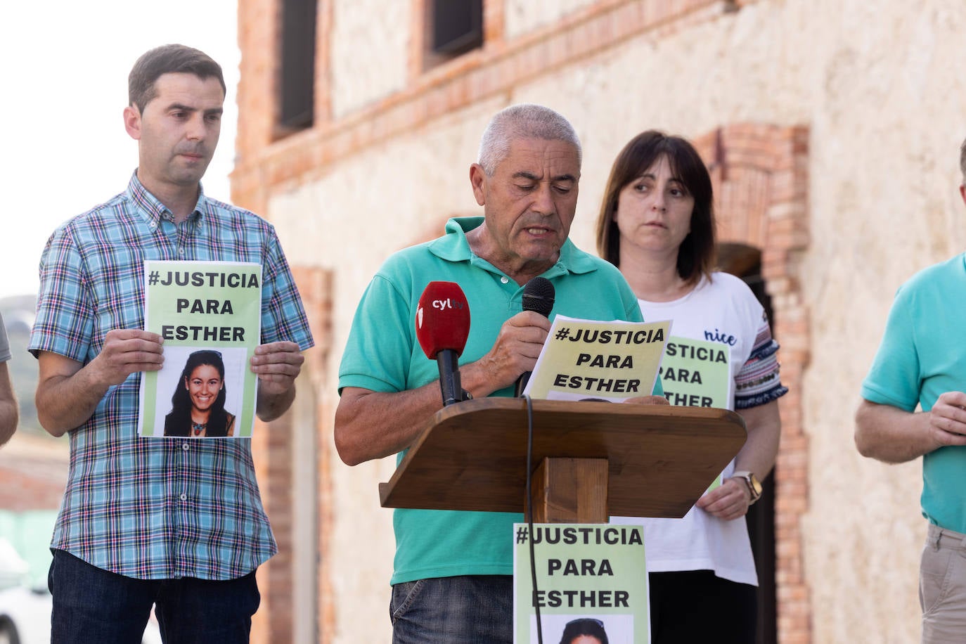 Fotos: Concentración en Traspinedo en recuerdo de Esther López