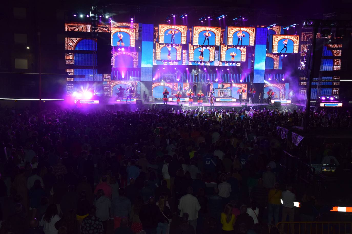 Fotos: La orquesta Panorama, un éxito en las fiestas de Guardo