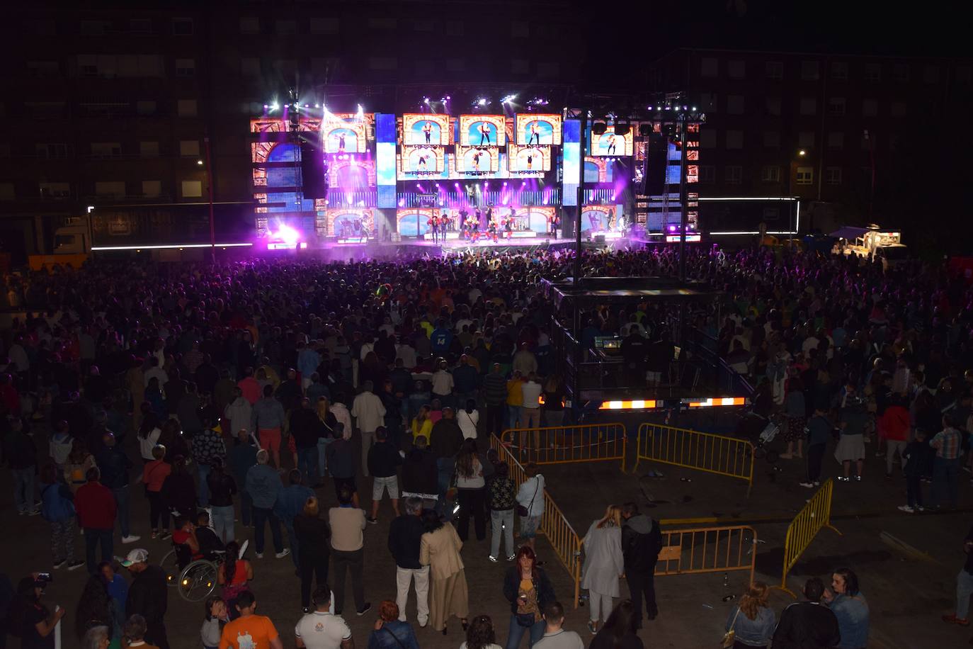 Fotos: La orquesta Panorama, un éxito en las fiestas de Guardo