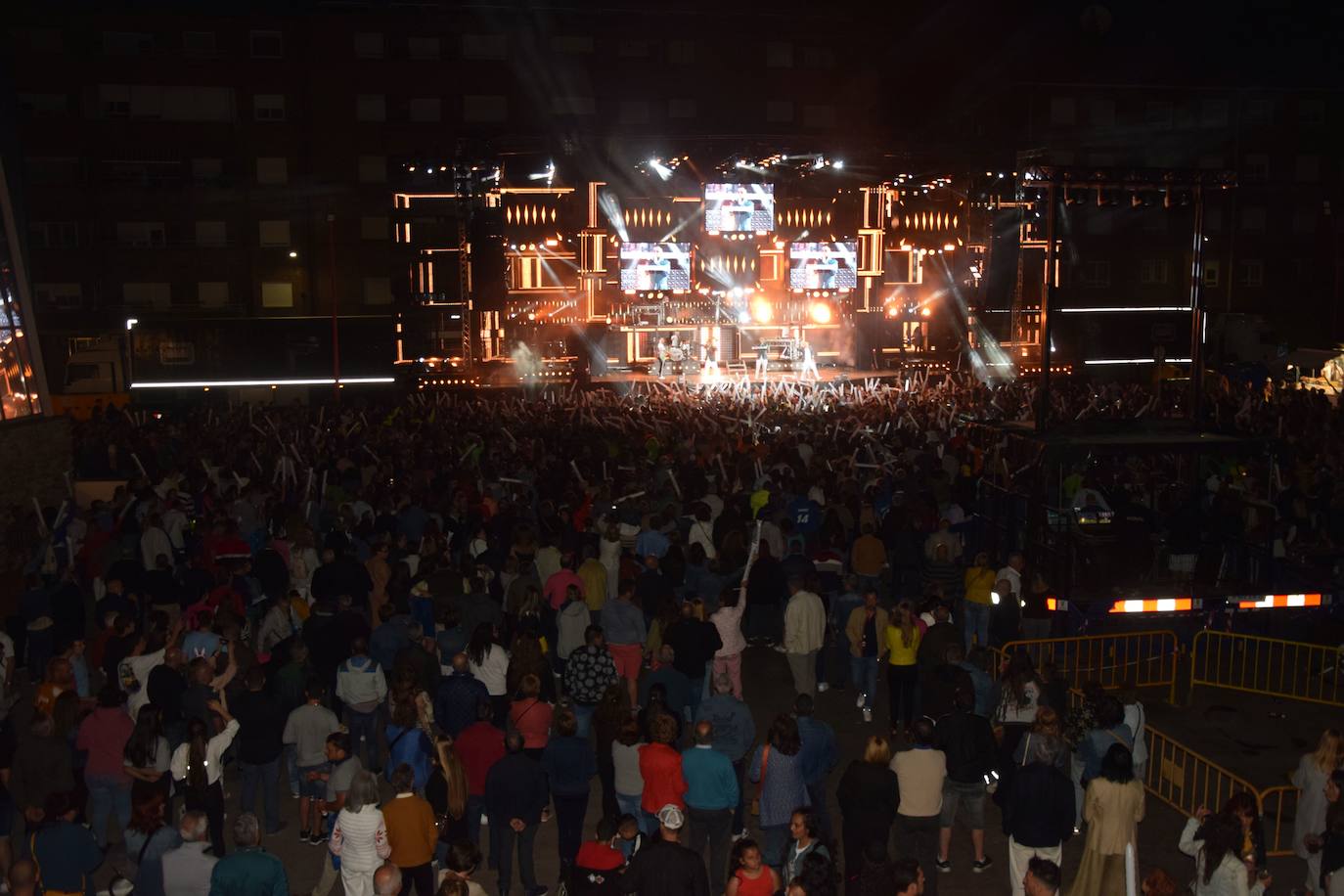 Fotos: La orquesta Panorama, un éxito en las fiestas de Guardo