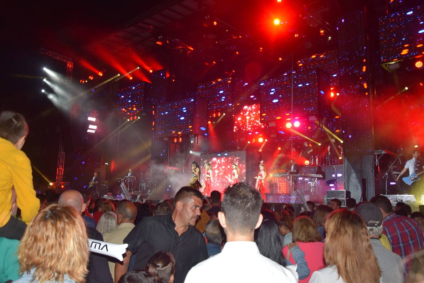 Fotos: La orquesta Panorama, un éxito en las fiestas de Guardo
