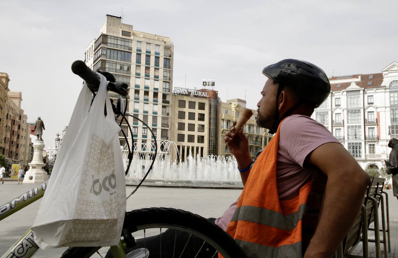 Fotos: Valladolid se refresca para soportar el calor