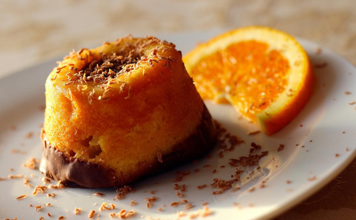 Receta de bizcocho de naranja y virutas de chocolate