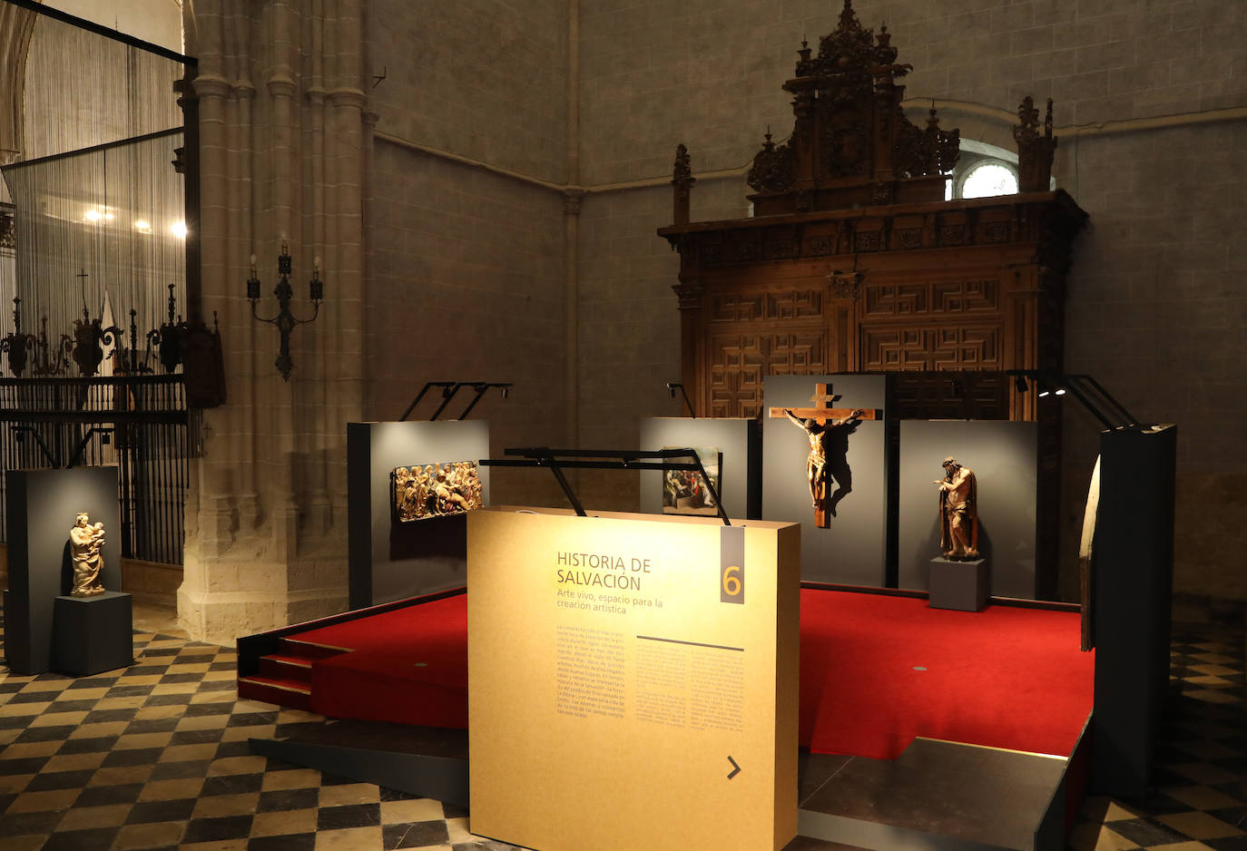 La muestra de arte religioso permanecerá abierta hasta el 11 de diciembre por el séptimo centenario de la Catedral. 