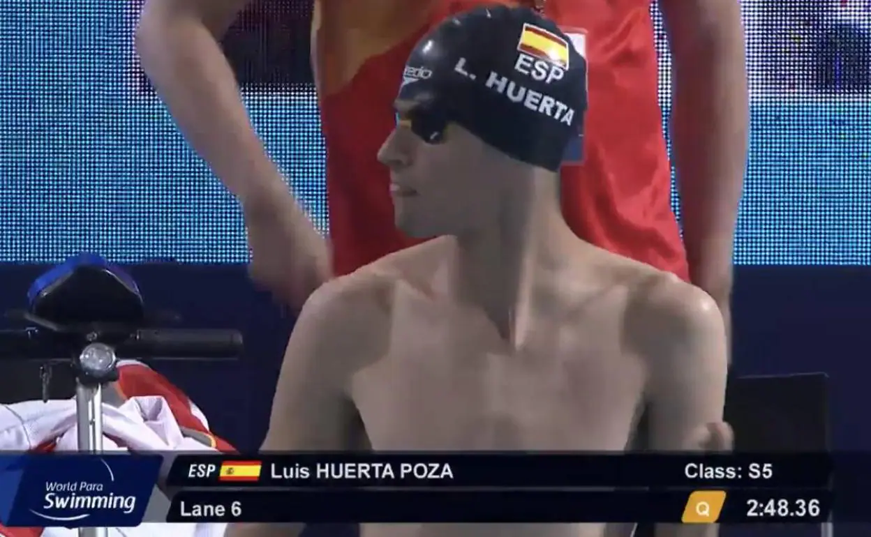 Luis Huerta, poco antes de lanzarse a la piscina en los 200 libres. 