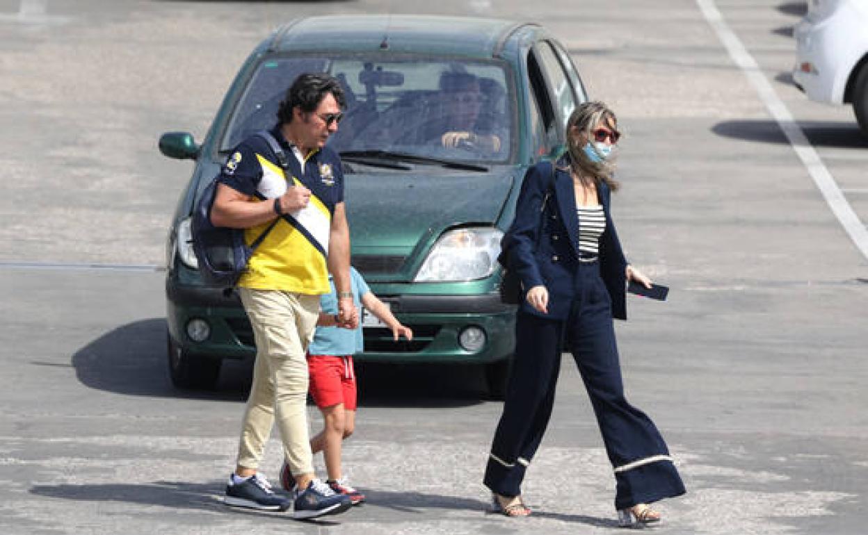 Luis Lorenzo y su mujer, Arancha Palomino, acuden al juzgado.