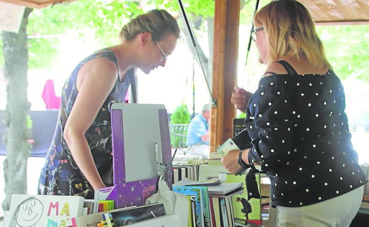 Una de las casetas de la feria. 