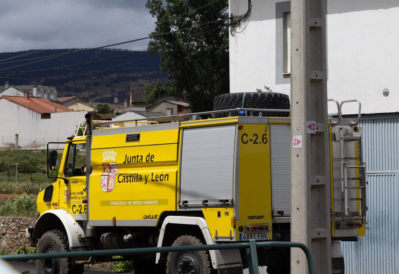 Fotos:Vecinos de Ferreras de Arriba relatan con tristeza el devastador incendio de la Sierra de la Culebra