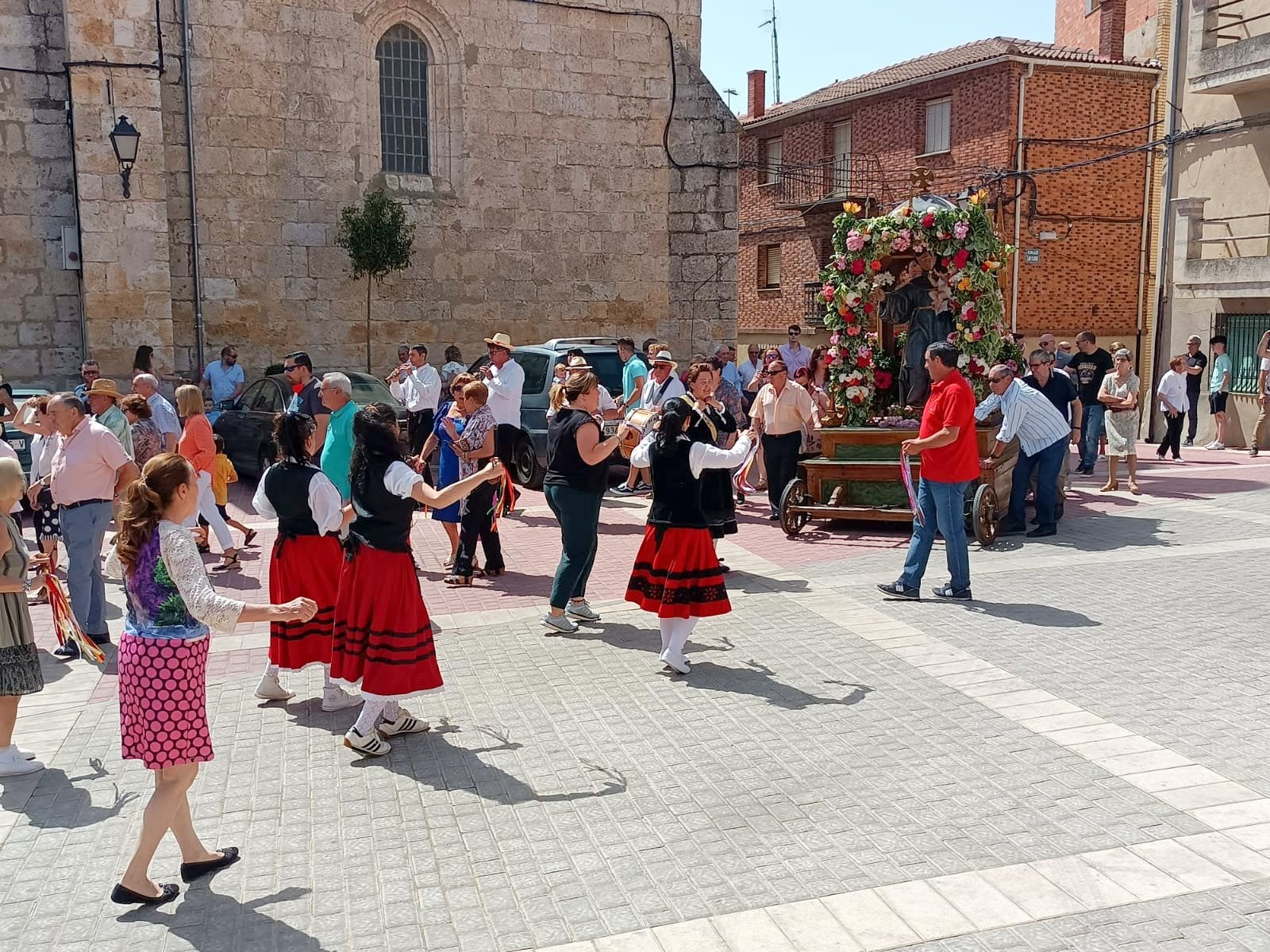 La localidad cerrateña disfruta de unas animadas Fiestas Patronales