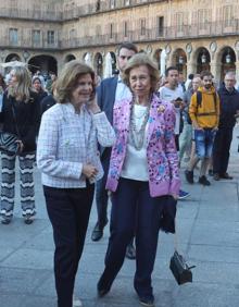 Imagen secundaria 2 - La reina Sofía y la reina Silvia de Suecia disfrutan del centro histórico de Salamanca