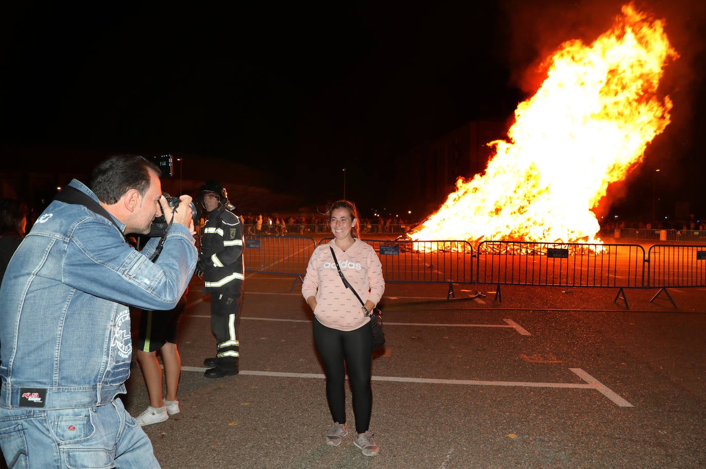 Fotos: Hoguera de San Juan en Palencia