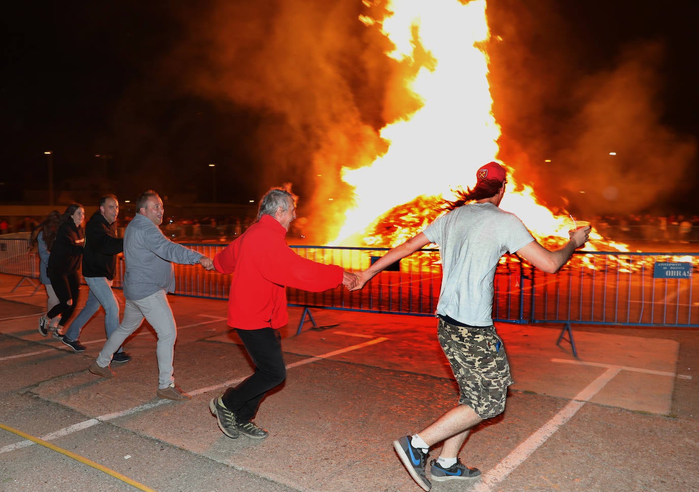 Fotos: Hoguera de San Juan en Palencia