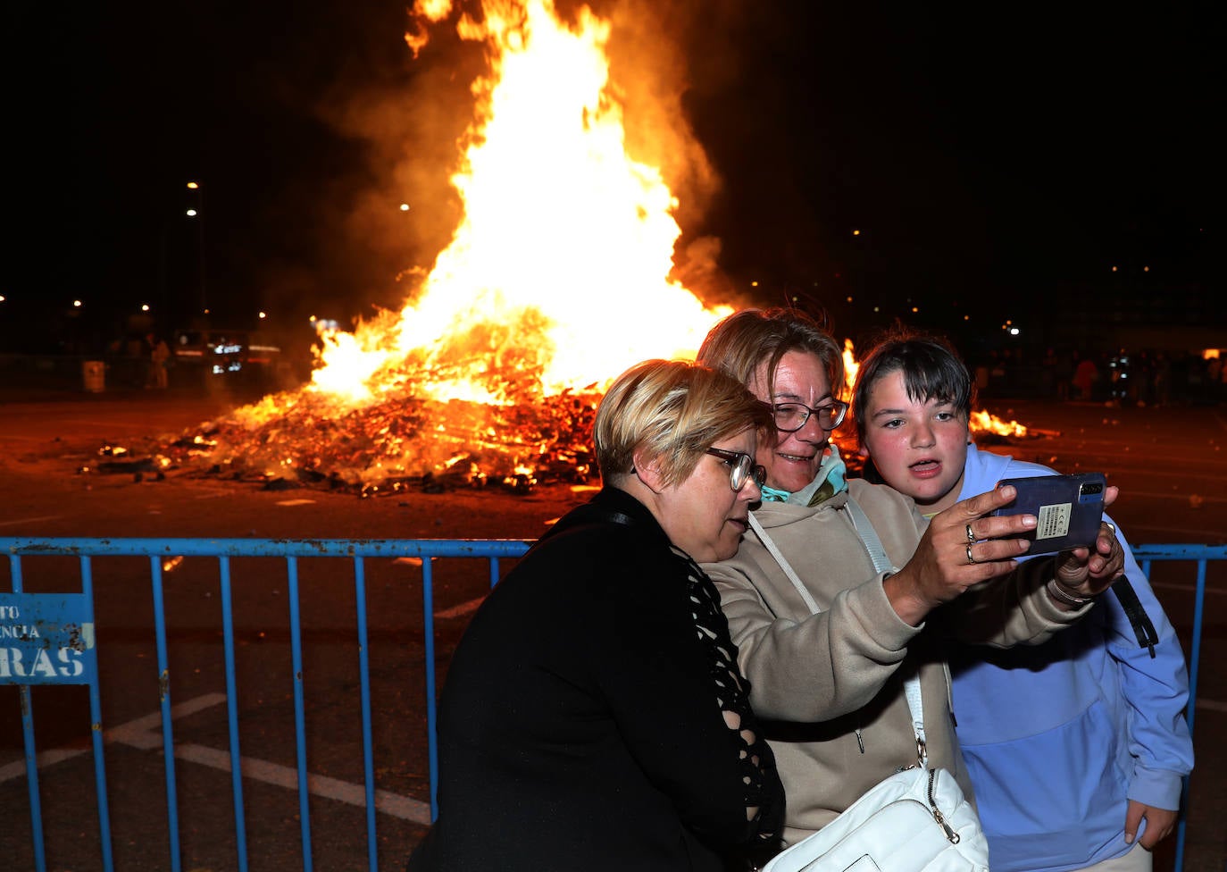 Fotos: Hoguera de San Juan en Palencia