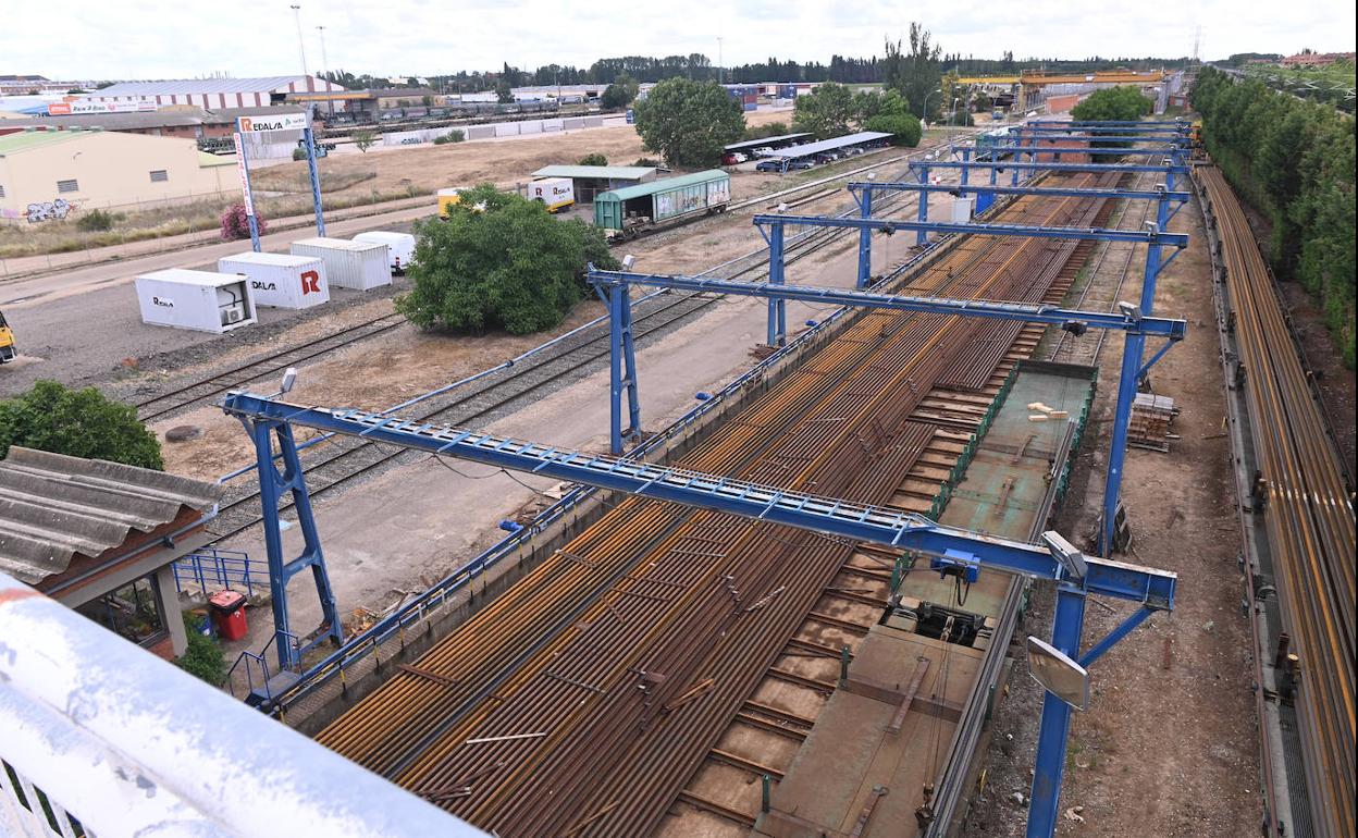 Espacio ocupado por la estación de contenedores de Adif e instalaciones de Redalsa que acogerá el futuro barrio de Argales.