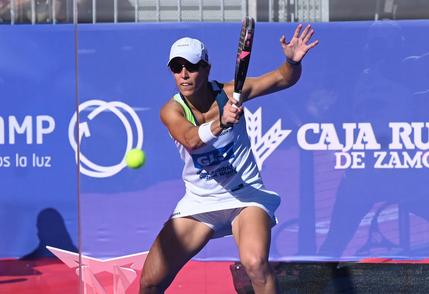 Partido entre Marta Marrero y Lucía Sainz contra Ariana Sánchez y Paula José María.