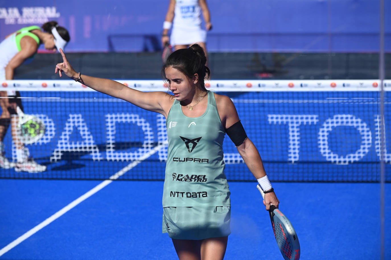 Partido entre Marta Marrero y Lucía Sainz contra Ariana Sánchez y Paula José María.