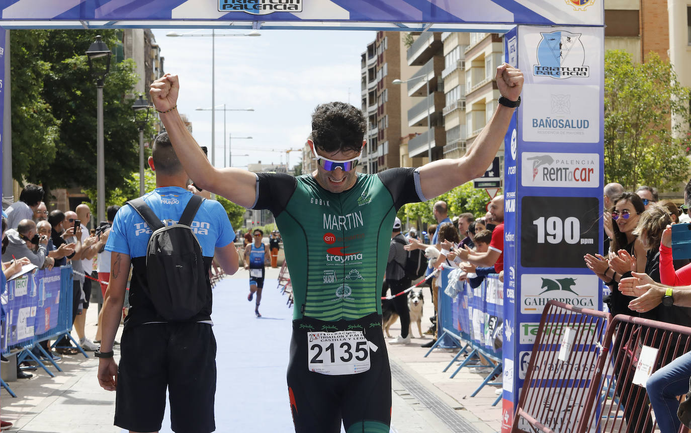 La prueba contó con la participación de 127 triatletas en el popular circuito urbano