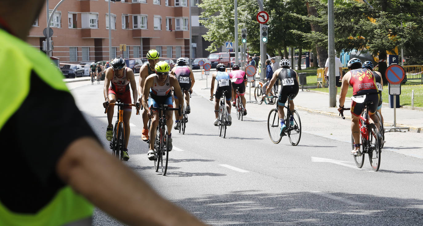 La prueba contó con la participación de 127 triatletas en el popular circuito urbano