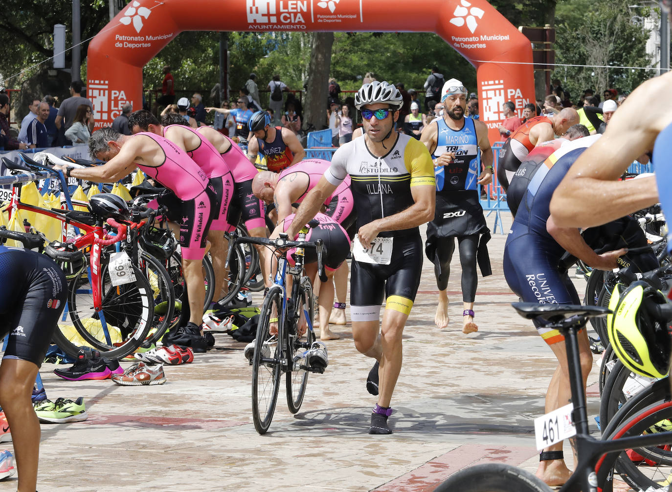 La prueba contó con la participación de 127 triatletas en el popular circuito urbano