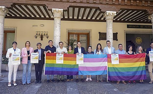 Batalla política en Castilla y León por la bandera LGTBI