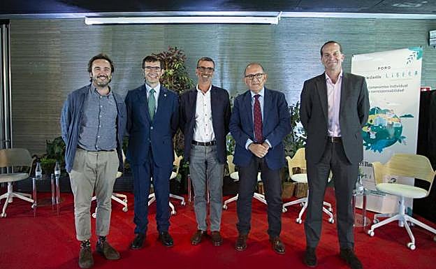 Miguel López (SEO/Birdlife), Fernando Rodríguez (Universidad de Salamanca); Ignacio Rodríguez (Confederación Hidrográfica del Duero), José Manuel Jiménez (Consejería de Medio Ambiente de la Junta de Castilla yLeón) y Ángel Hervella (Ecoembes).