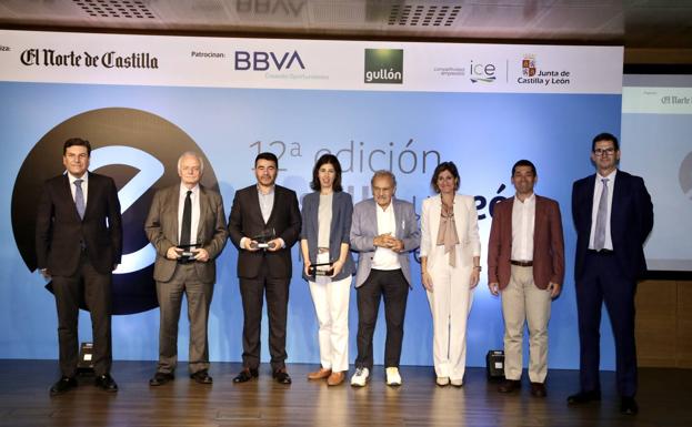 Galería. El consejero Carlos Fernández Carriedo, Gerardo Gutiérrez, Roberto García, Rocío Arroyo, José Luis Prada, Marta Alonsos (BBVA), Francisco Hevia (Gullón) y Goyo Ezama (El Norte de Castilla)